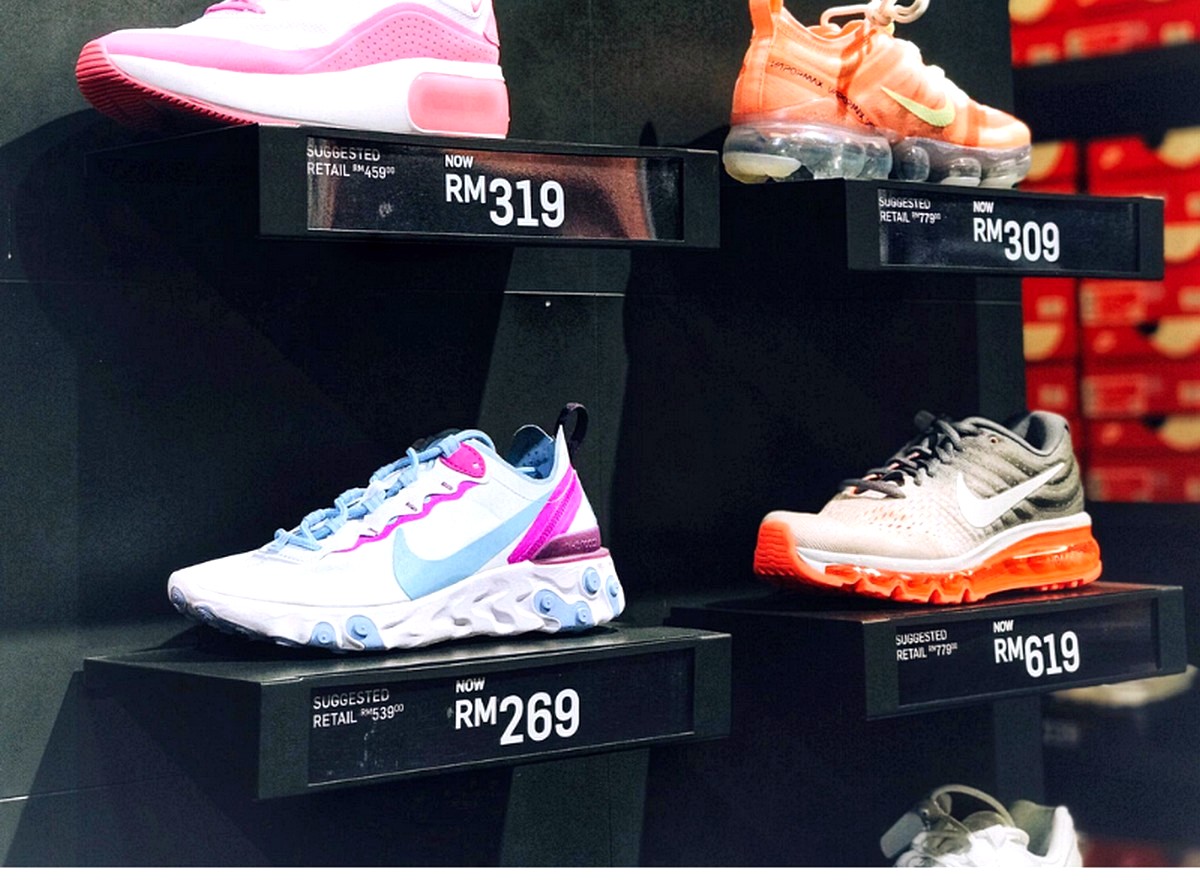 nike shoe outlet store
