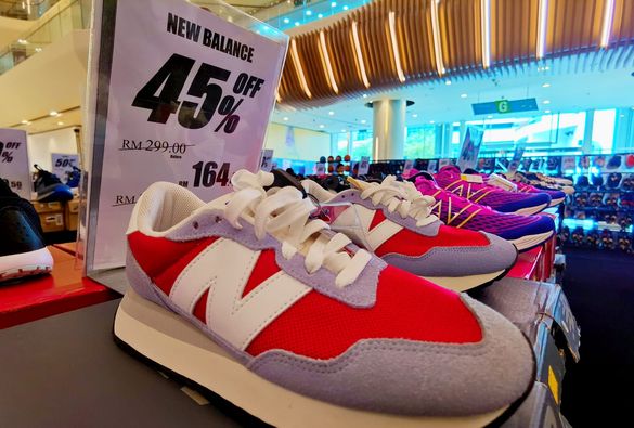 New balance hot sale komtar jbcc