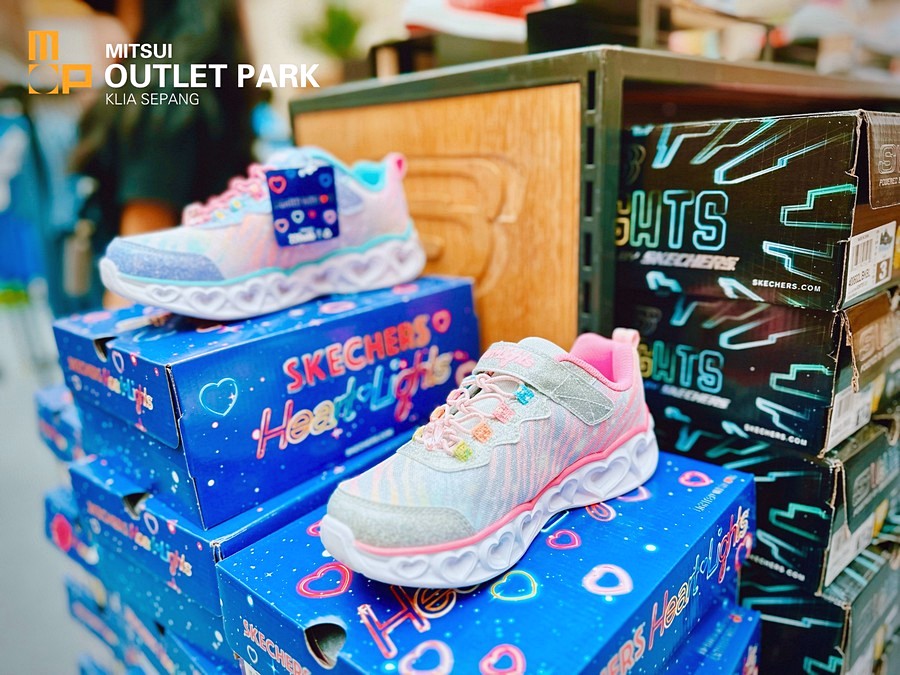 20 26 Nov 2023 Skechers Year End Atrium Sale Up to 70 OFF at