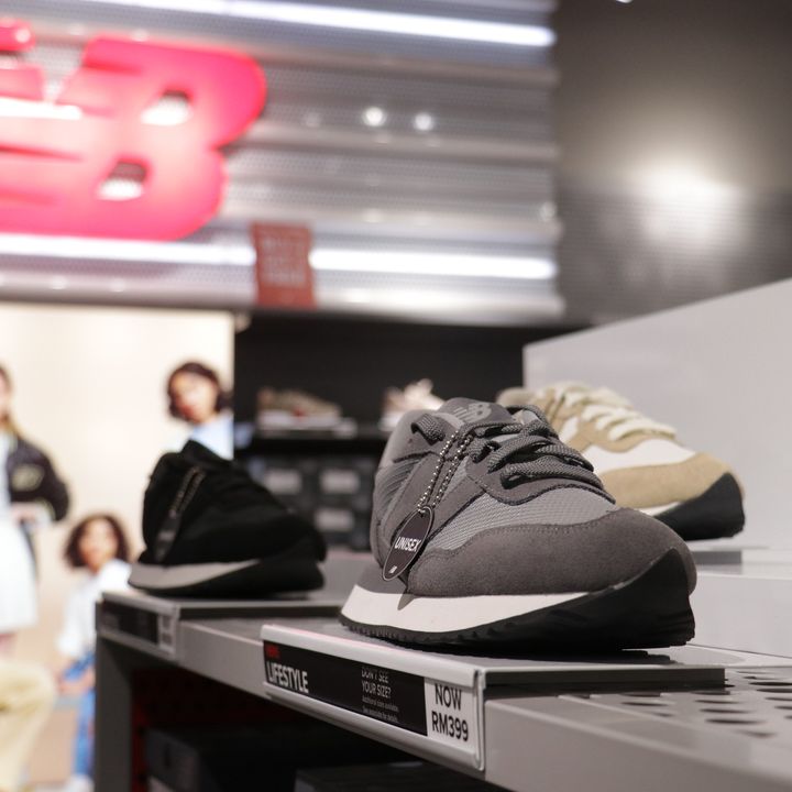 New balance deals outlet 99