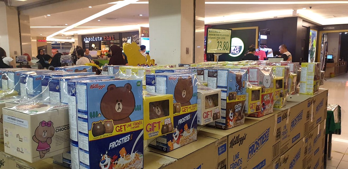 Kellogg S Malaysia Free New Line Friends Breakfast Box Two Different Styles Must Collection For Fans Everydayonsales Com News