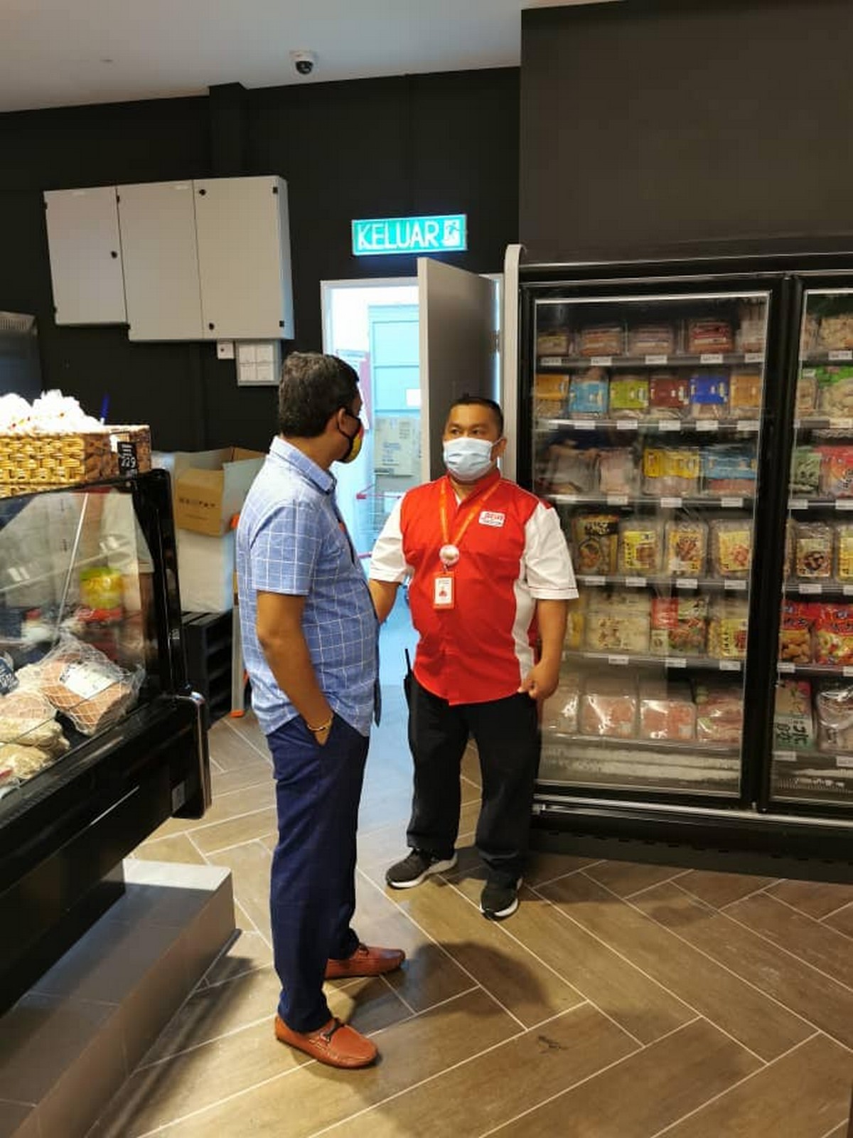 Adun Claims Puncak Alam Is Malay Territory Which He Requested Cold Storage To Close Down Non Halal Section Causing Some Netizen Outrage Everydayonsales Com News