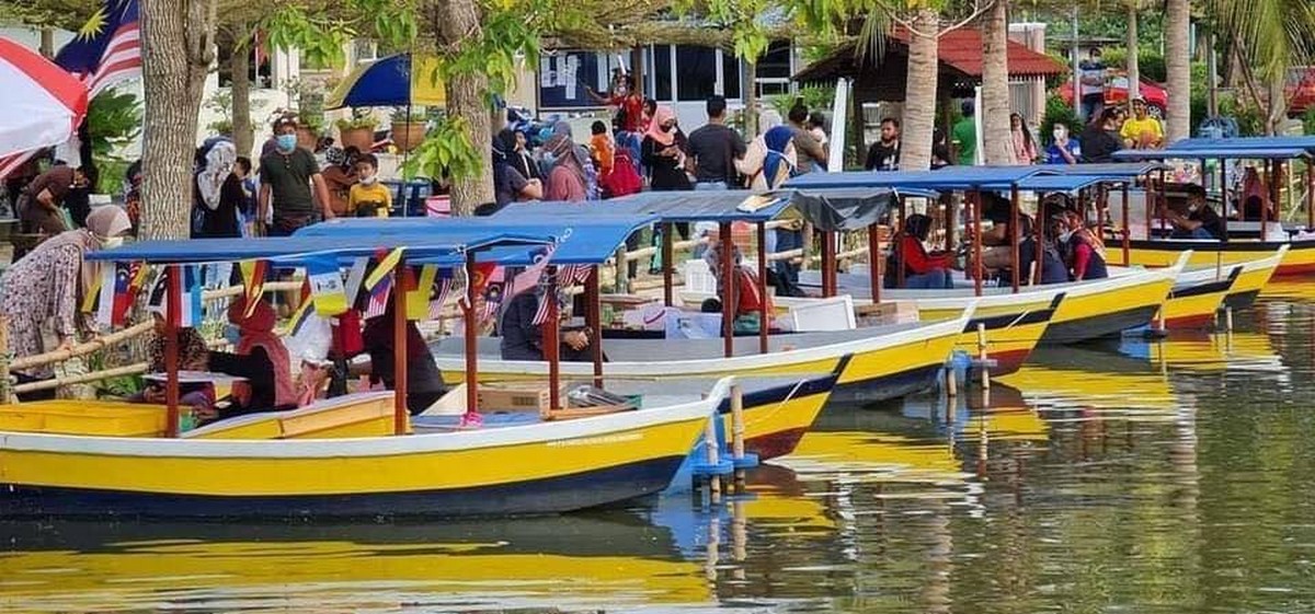 Floating Market Appear In Malaysia So You Don T Need To Go Thailand Everydayonsales Com News